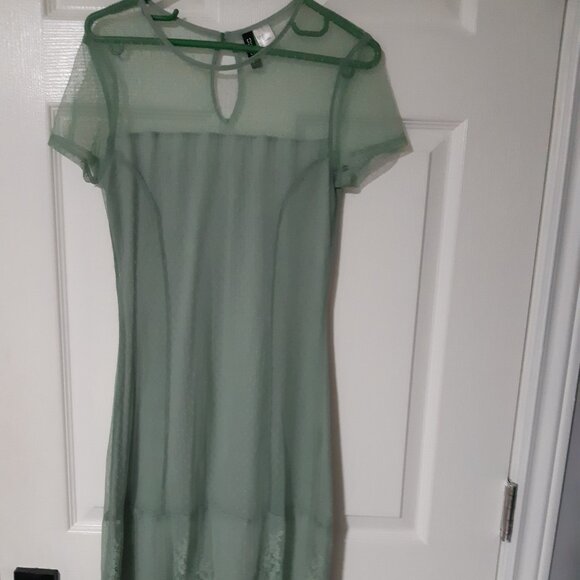 H&M Dress - Picture 1 of 3